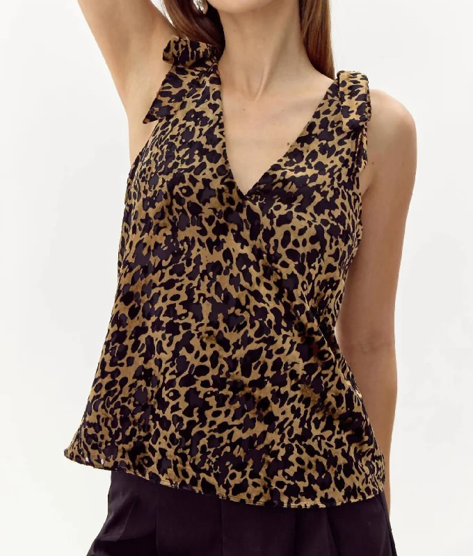 Hot Deals Forward Trendsetter Darius Bow Tie Top In Leopard