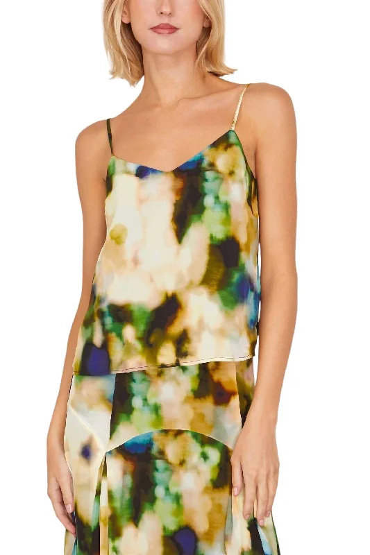 Sleek Style Discounts Flash Sales The Selena Top In Blurred Floral