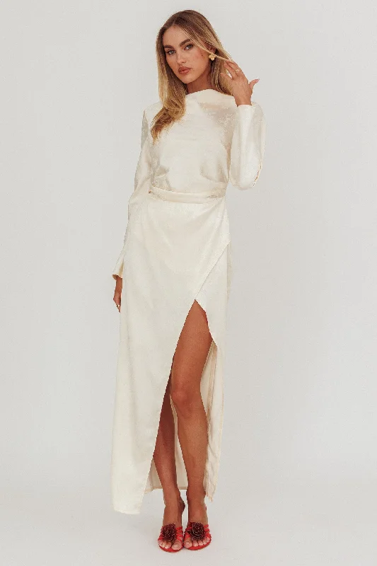 Fashionista Favorites Loveland Long Sleeve Cowl Back Maxi Dress Beige