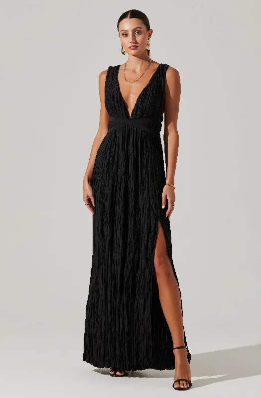 Catch Every Fashion Trend Tesni Pleated Maxi Dress