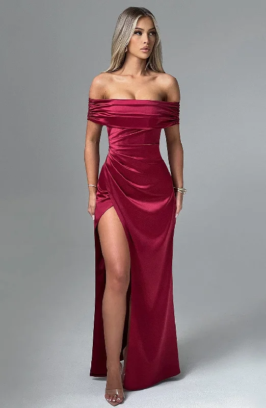 Exclusive Women's Fashion Collection Gwendolyn Maxi Dress - Burgundy