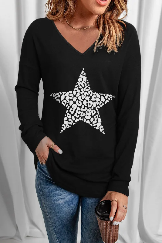 Chic And Trendy Leopard Star Graphic V-Neck Top