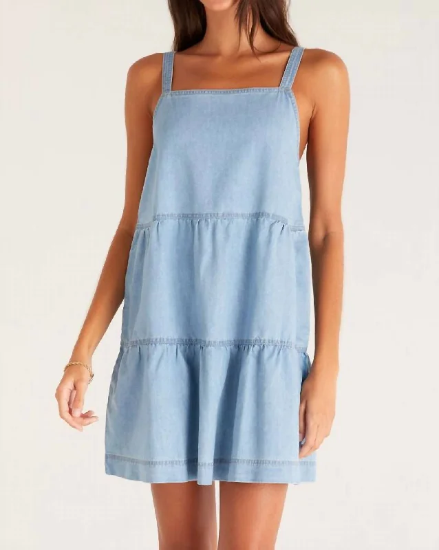 Trendy Aesthetics Daniela Chambray Dress In Blue