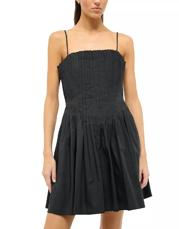 Seasonal Fashion Mini Bella Dress In Black